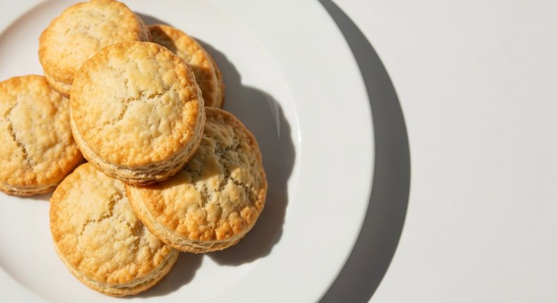 Gluten-Free Flaky Biscuits — baking recipe, serves 4